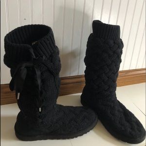 Black knit Ugg boots